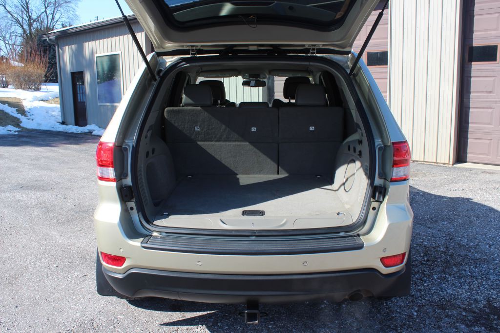 2011 Jeep Grand Cherokee Image 14