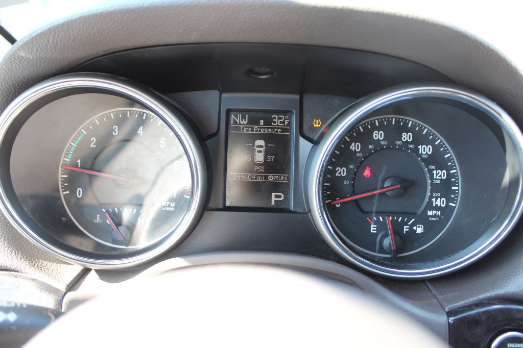 2011 Jeep Grand Cherokee Image 21