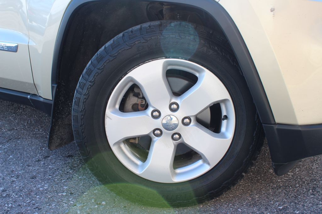 2011 Jeep Grand Cherokee Image 29