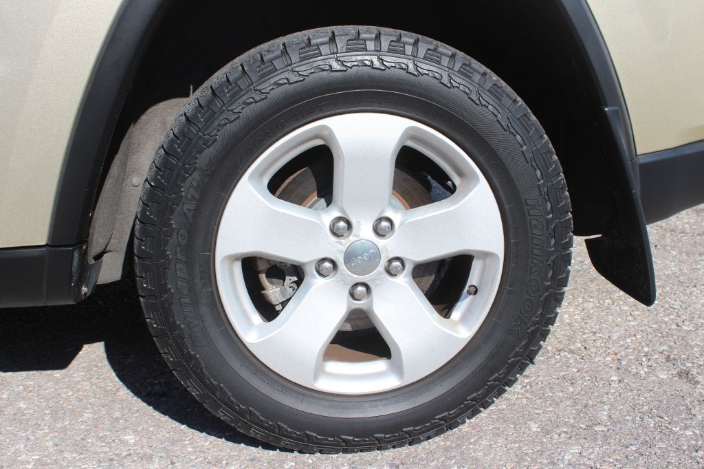 2011 Jeep Grand Cherokee Image 31