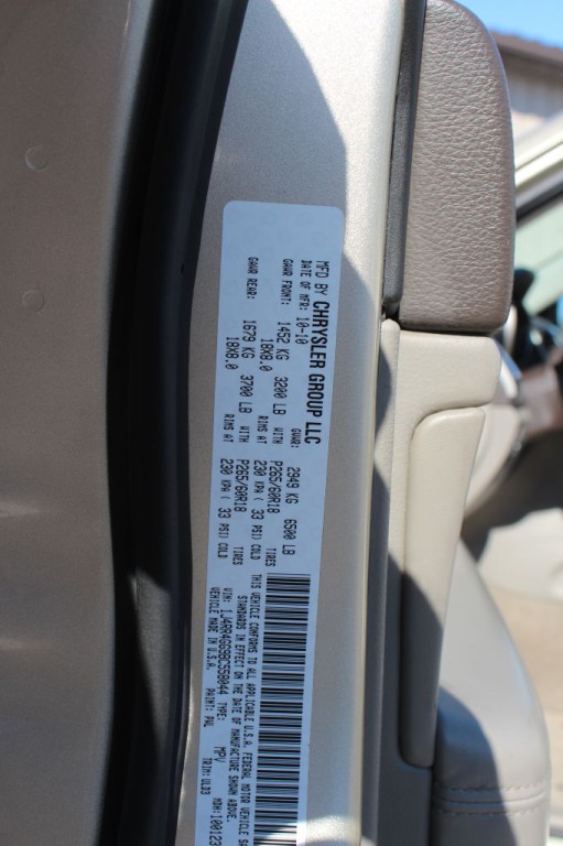 2011 Jeep Grand Cherokee Image 32