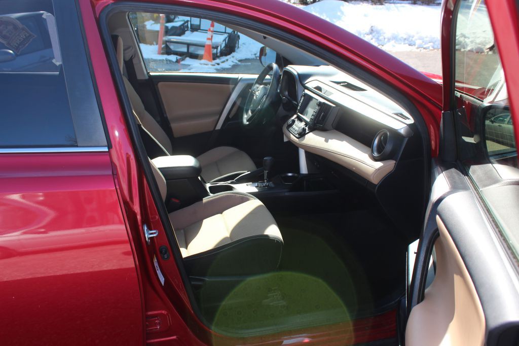 2017 Toyota Rav4 Image 16