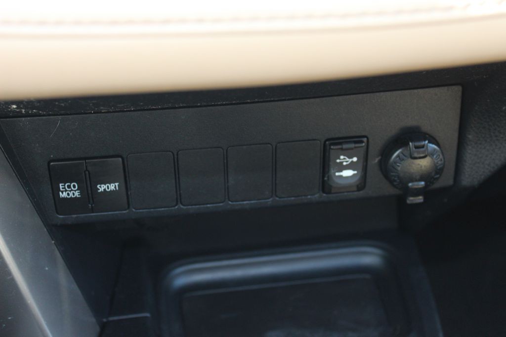 2017 Toyota Rav4 Image 24