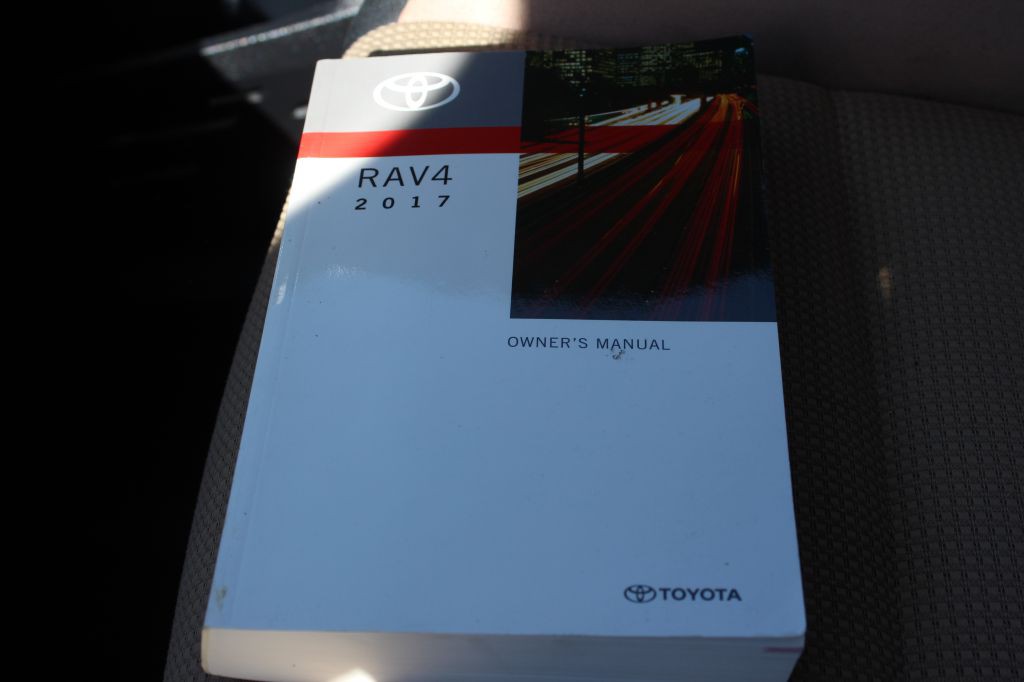 2017 Toyota Rav4 Image 25