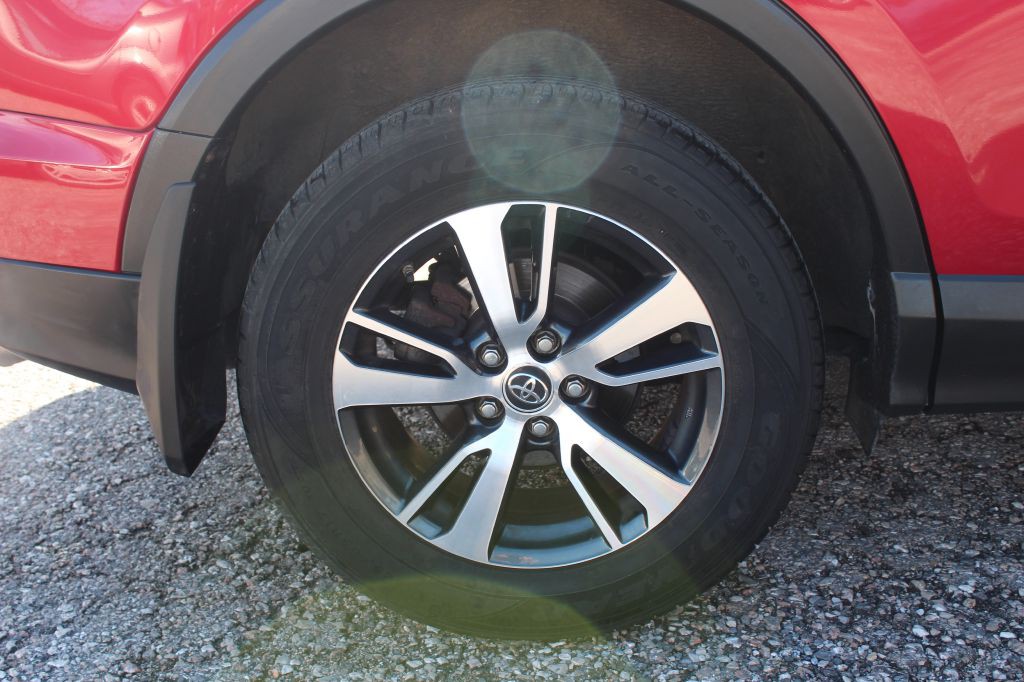 2017 Toyota Rav4 Image 28