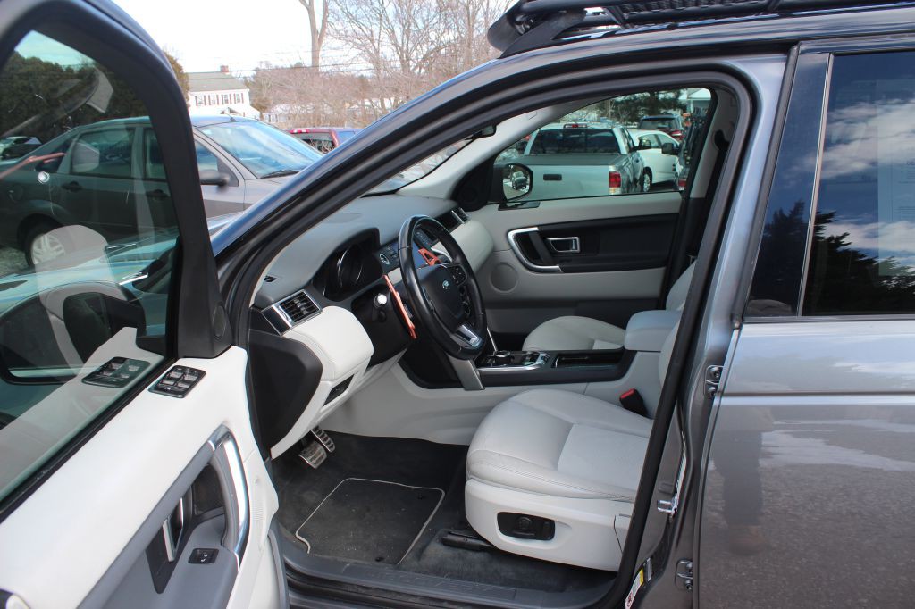 2017 Land Rover Discovery Sport Image 9