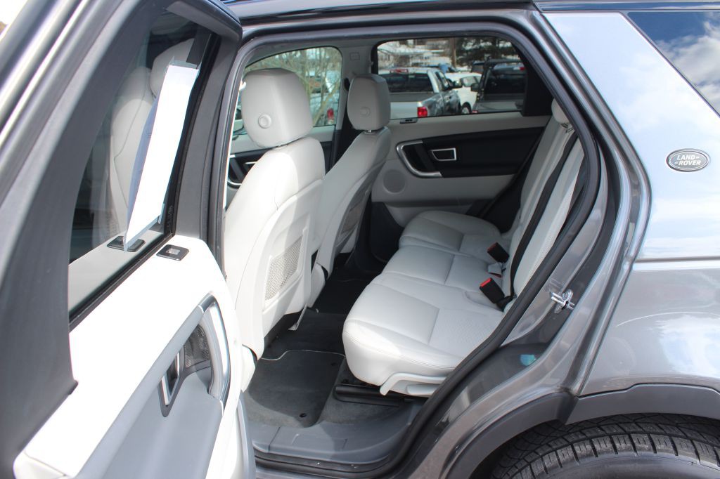 2017 Land Rover Discovery Sport Image 12