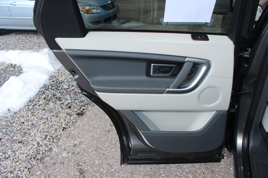 2017 Land Rover Discovery Sport Image 13