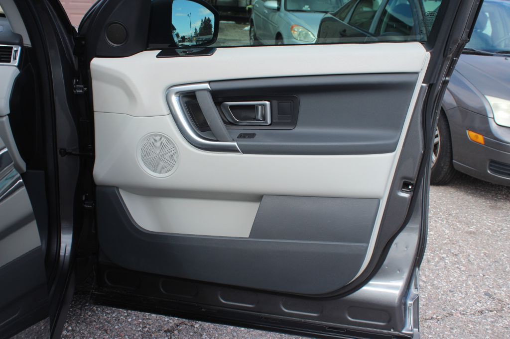 2017 Land Rover Discovery Sport Image 18