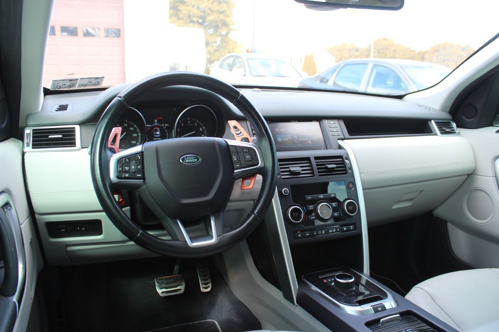 2017 Land Rover Discovery Sport Image 19