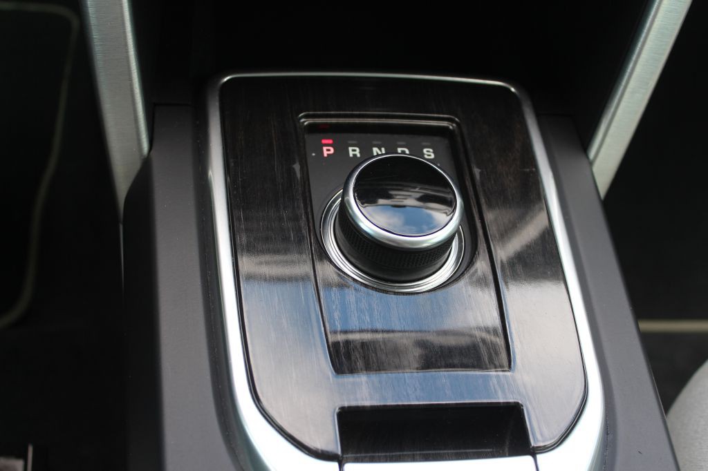 2017 Land Rover Discovery Sport Image 24