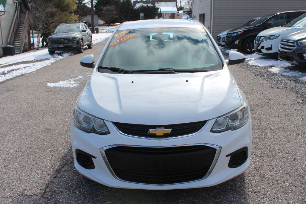 2017 Chevrolet Sonic Image 2