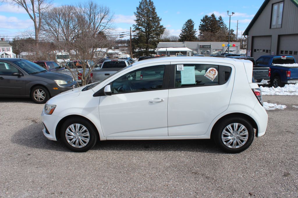 2017 Chevrolet Sonic Image 5