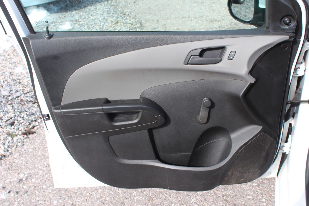 2017 Chevrolet Sonic Image 7