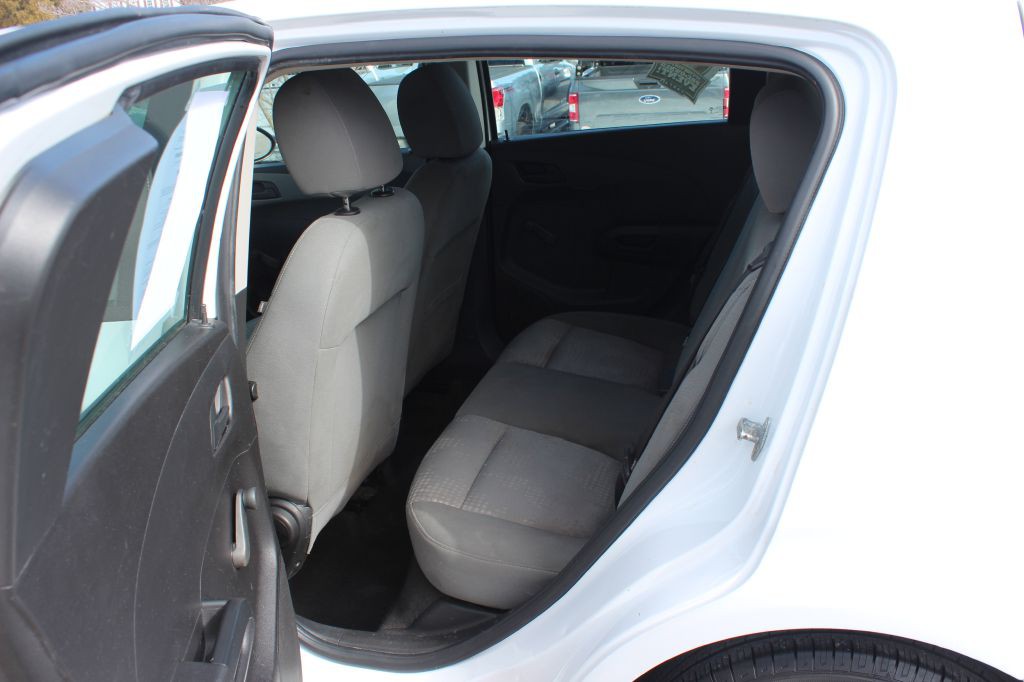 2017 Chevrolet Sonic Image 8