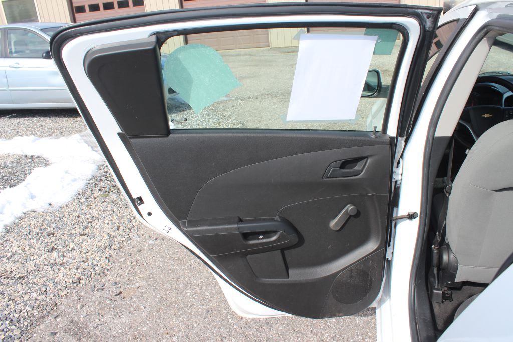 2017 Chevrolet Sonic Image 9