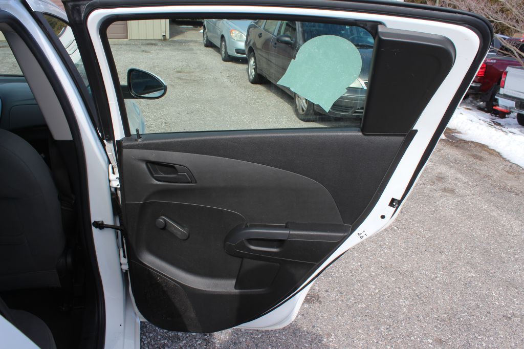 2017 Chevrolet Sonic Image 11