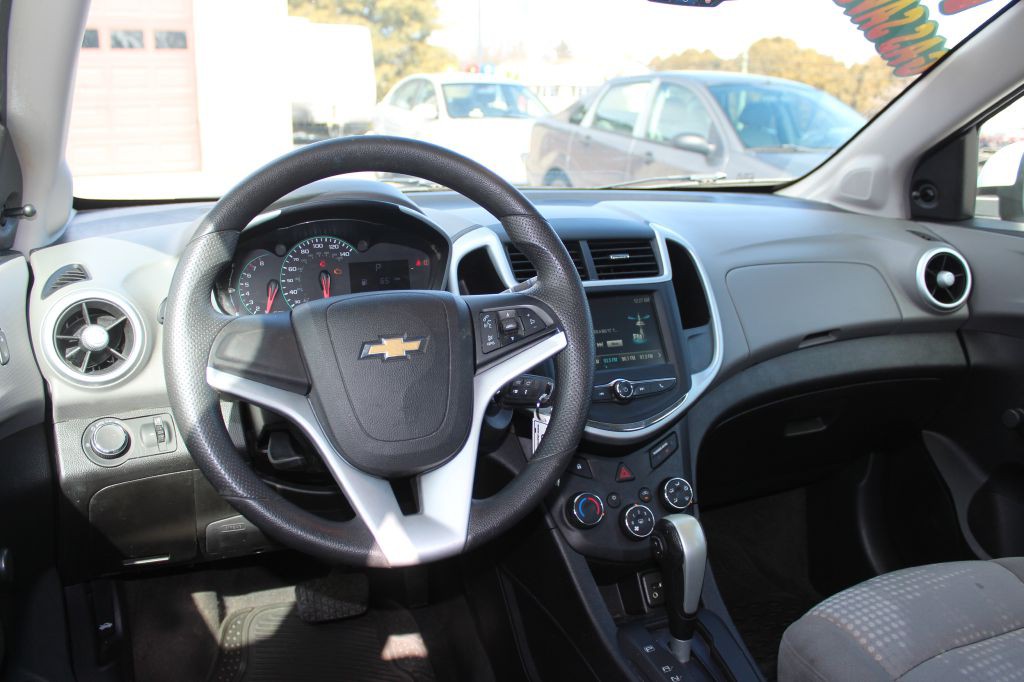 2017 Chevrolet Sonic Image 14