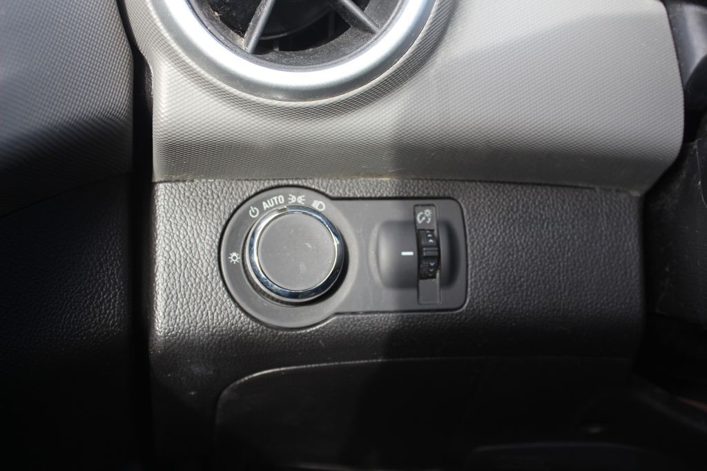 2017 Chevrolet Sonic Image 15