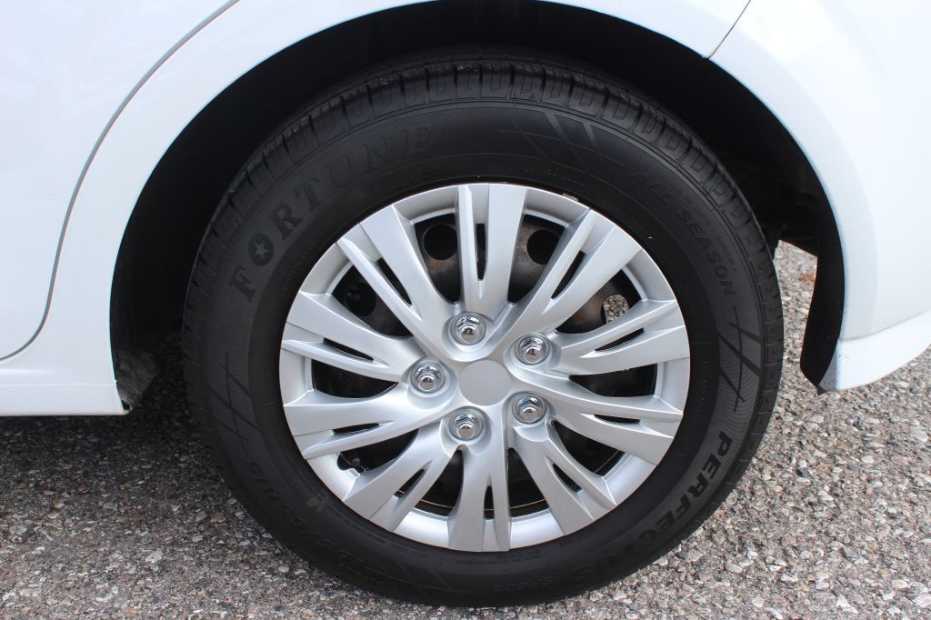 2017 Chevrolet Sonic Image 23