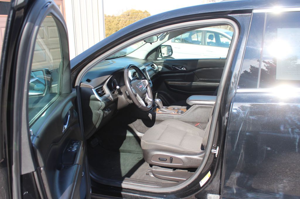 2018 GMC Acadia Image 9