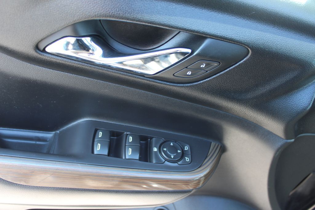 2018 GMC Acadia Image 11