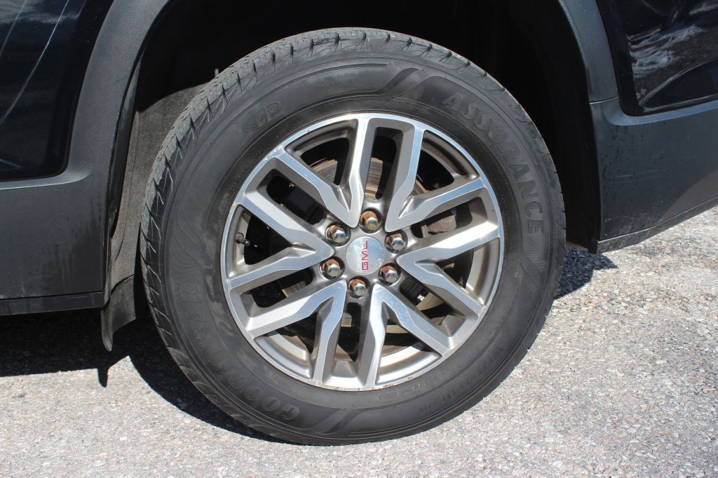 2018 GMC Acadia Image 30