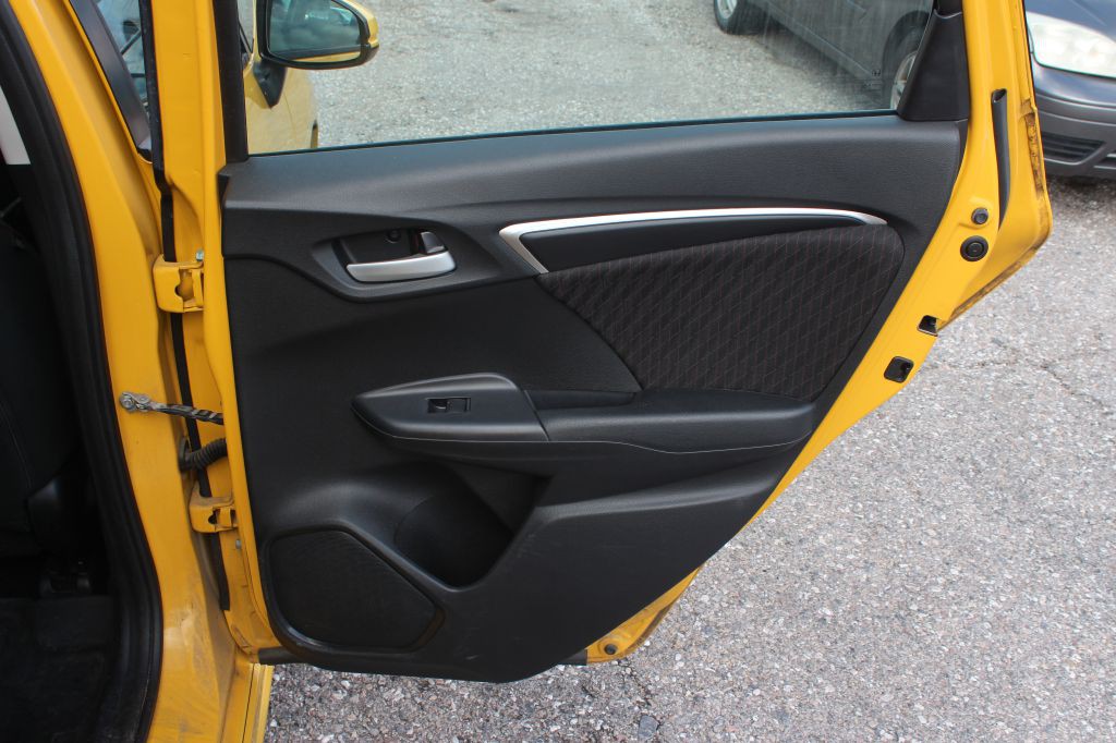 2018 Honda Fit Image 16