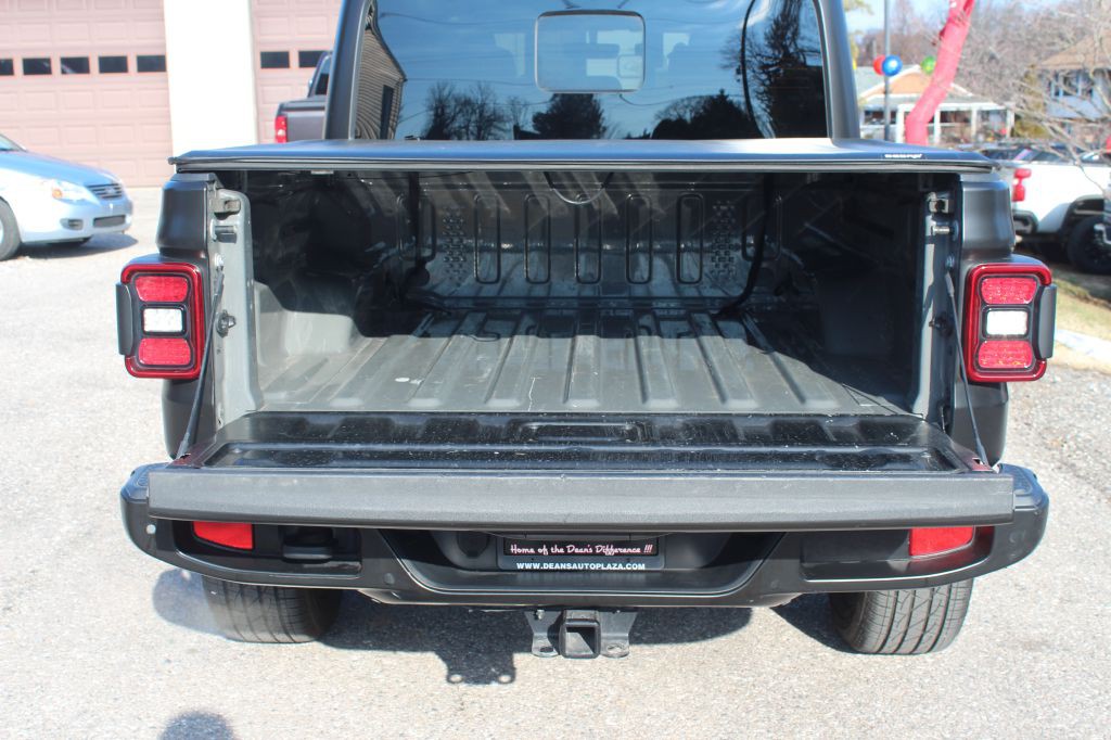 2022 Jeep Gladiator Image 13