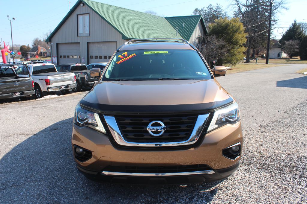 2017 Nissan Pathfinder Image 2