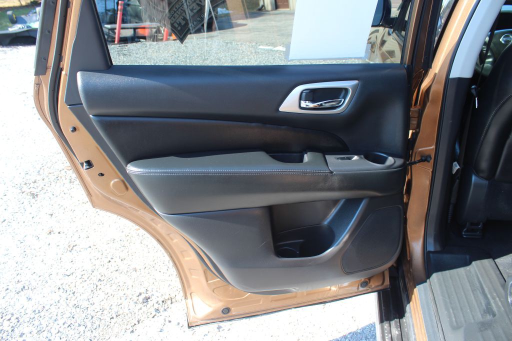 2017 Nissan Pathfinder Image 13
