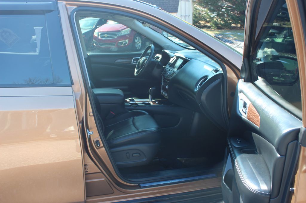 2017 Nissan Pathfinder Image 17
