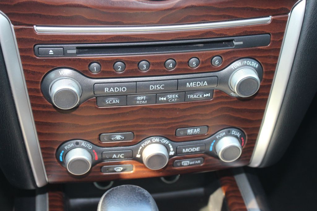 2017 Nissan Pathfinder Image 28