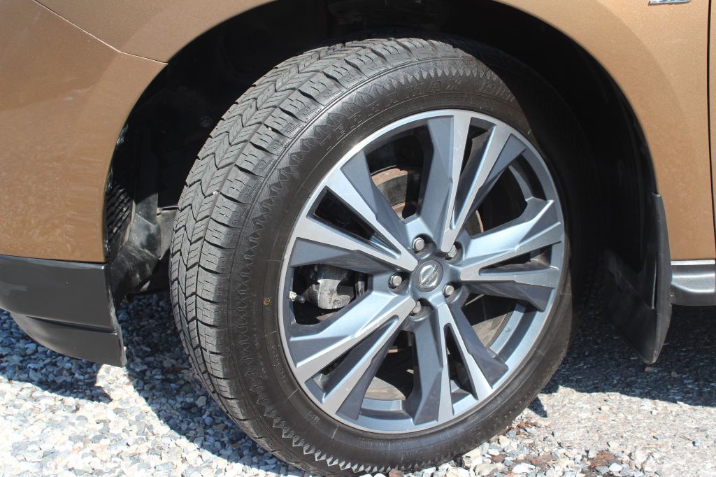 2017 Nissan Pathfinder Image 30