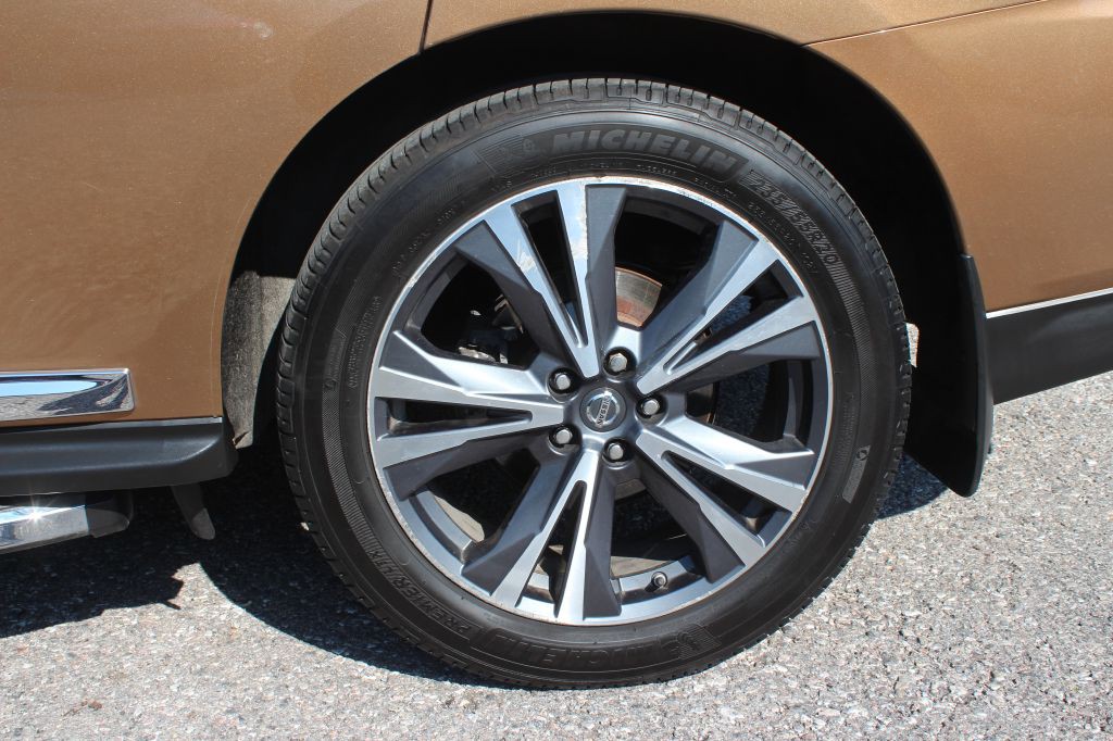 2017 Nissan Pathfinder Image 33