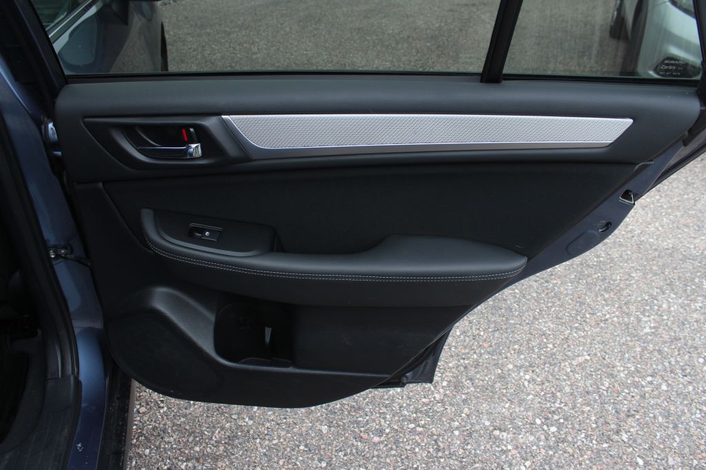 2018 Subaru Outback Image 16