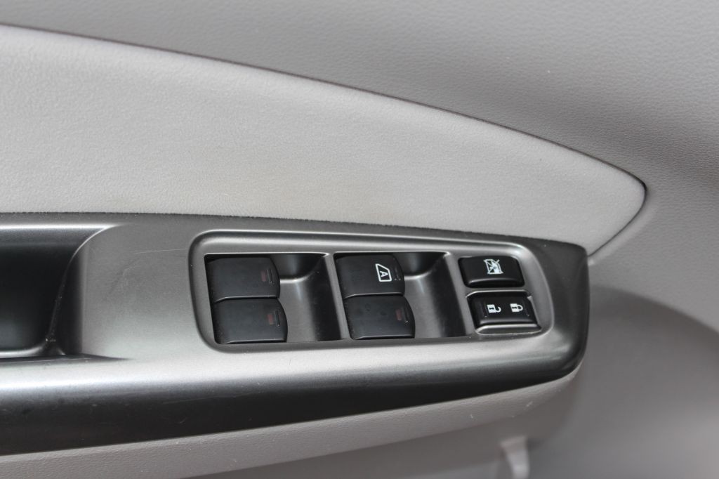 2011 Subaru Forester Image 11