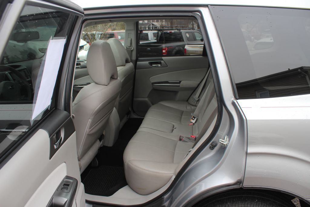 2011 Subaru Forester Image 12