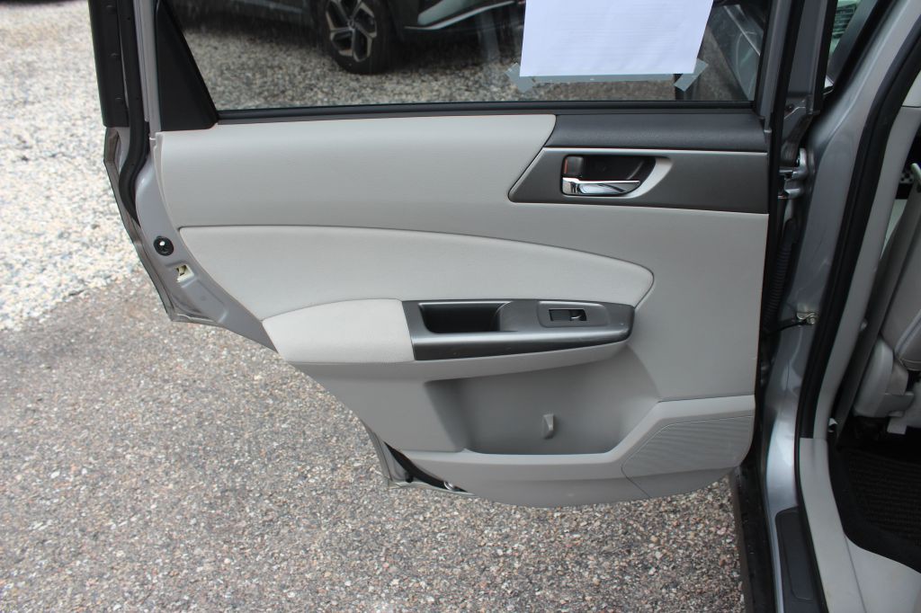 2011 Subaru Forester Image 13