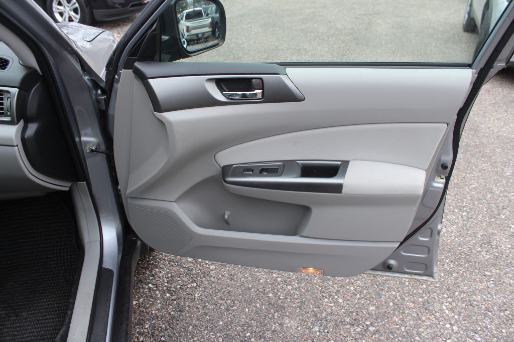 2011 Subaru Forester Image 18
