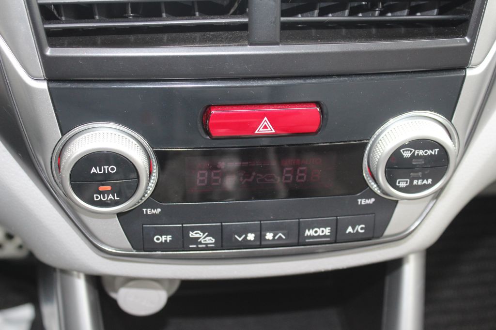 2011 Subaru Forester Image 25