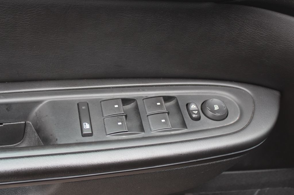 2016 GMC Acadia Image 11