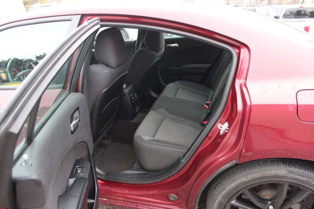 2017 Dodge Charger Image 12