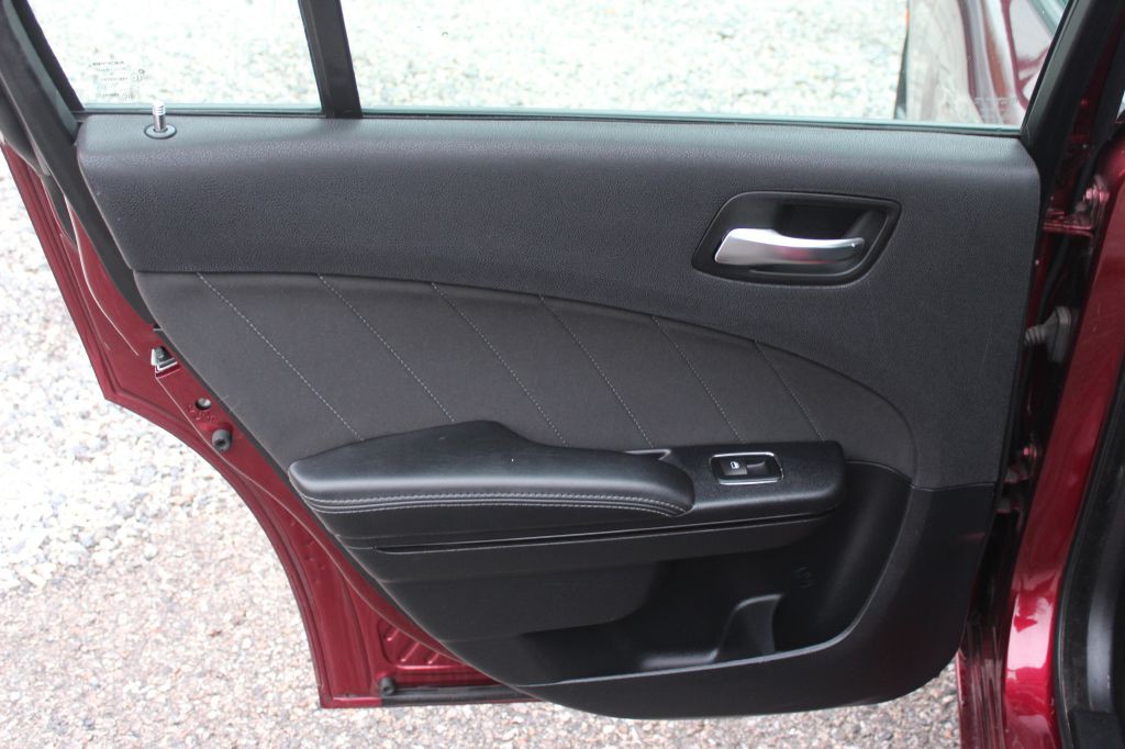 2017 Dodge Charger Image 13