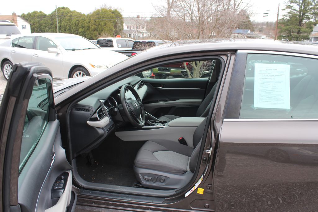 2019 Toyota Camry Image 9