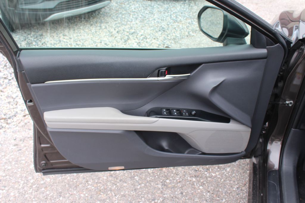 2019 Toyota Camry Image 10