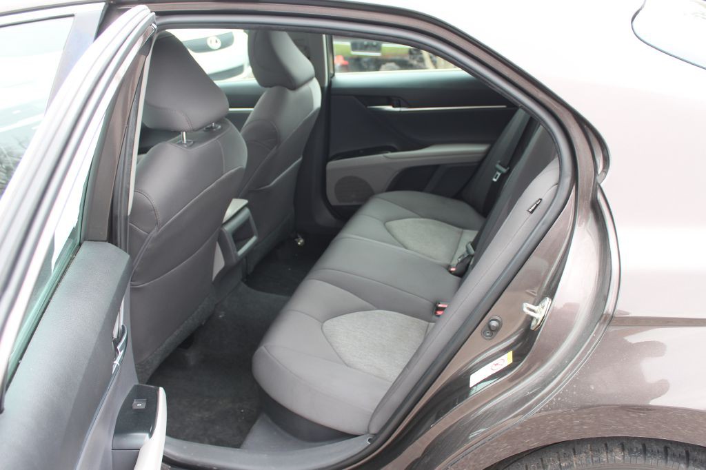 2019 Toyota Camry Image 12