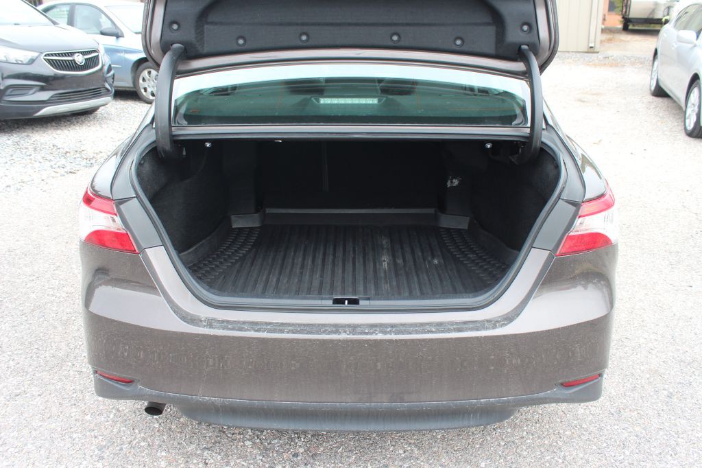 2019 Toyota Camry Image 14