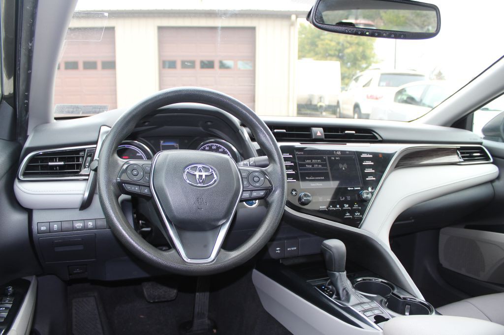 2019 Toyota Camry Image 20