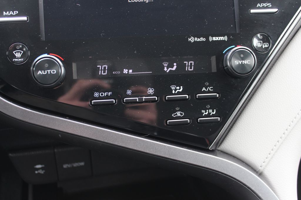 2019 Toyota Camry Image 24